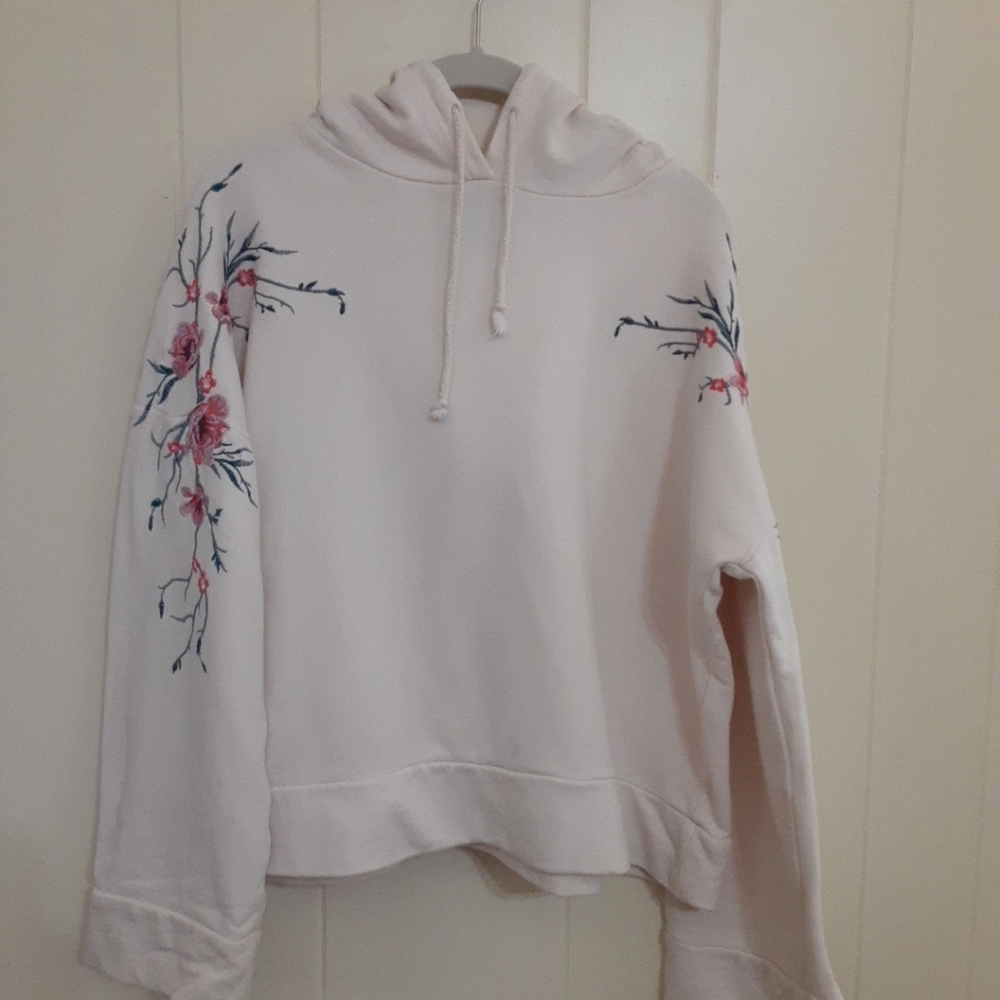 Rue 21 Hoodie womens size L Boxy Oversize Embroidered Floral design 100% cotton